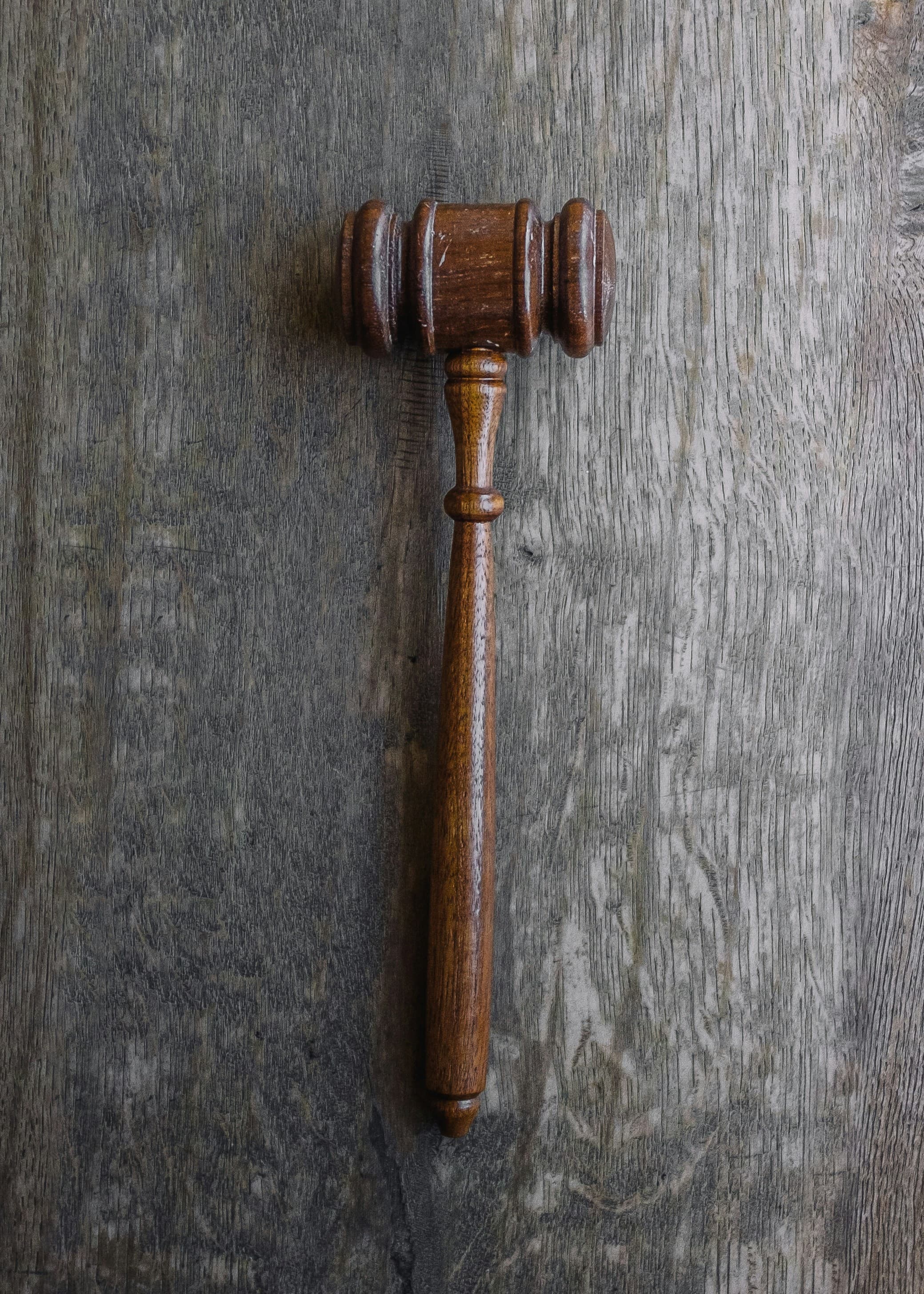 Streamline contract review and legal research with AI.